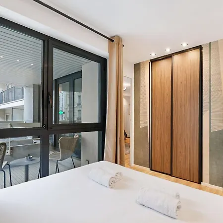 Sublime 2br 6p Balcony Eiffel Tower Parigi